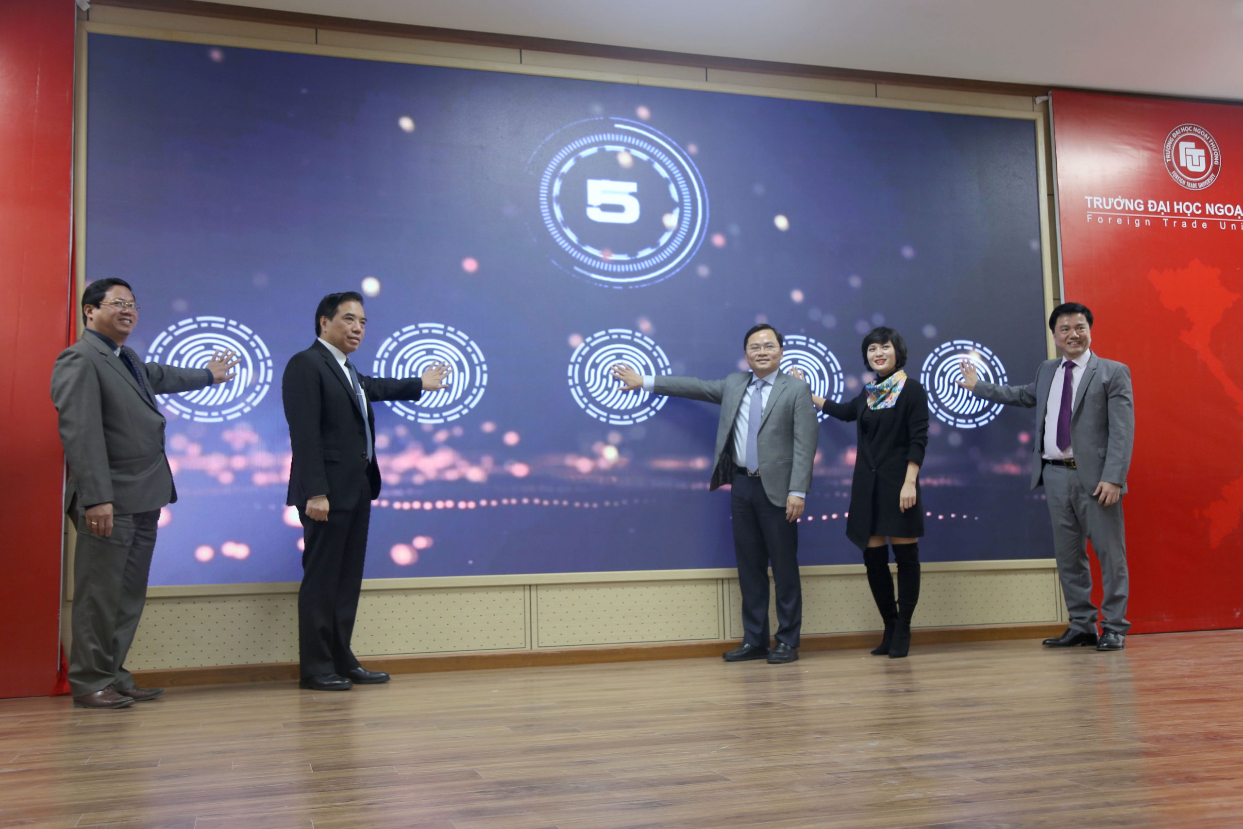 TƯNG BỪNG LỄ PHÁT ĐỘNG CUỘC THI VÔ ĐỊCH TIN HỌC VĂN PHÒNG THẾ GIỚI 2020