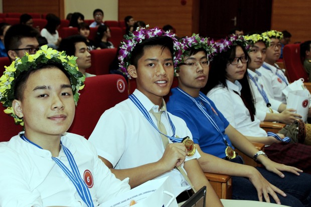 Hé lộ 06 profiles khủng của 06 Đại sứ MOS 2016